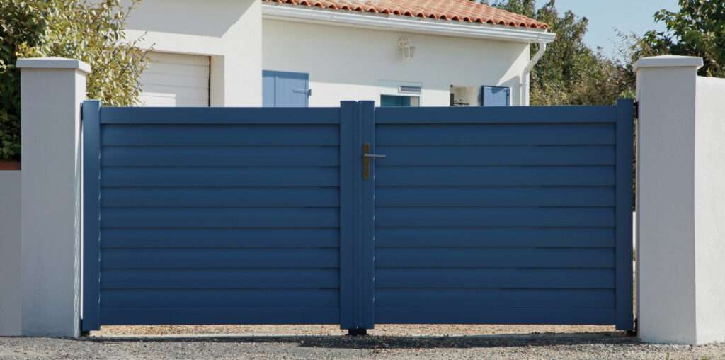 AZUR FERMETURE : Élevez votre propriété avec des services de portails et de portes haut de gamme