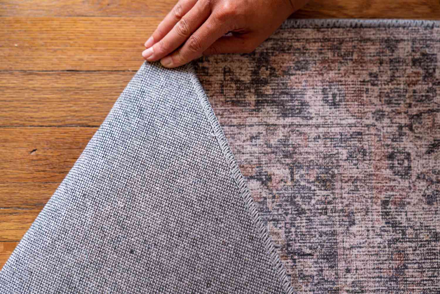 Exquisite Craftsmanship of Luxury Hand-Knotted Rugs – A Comprehensive Guide to Rug Quality