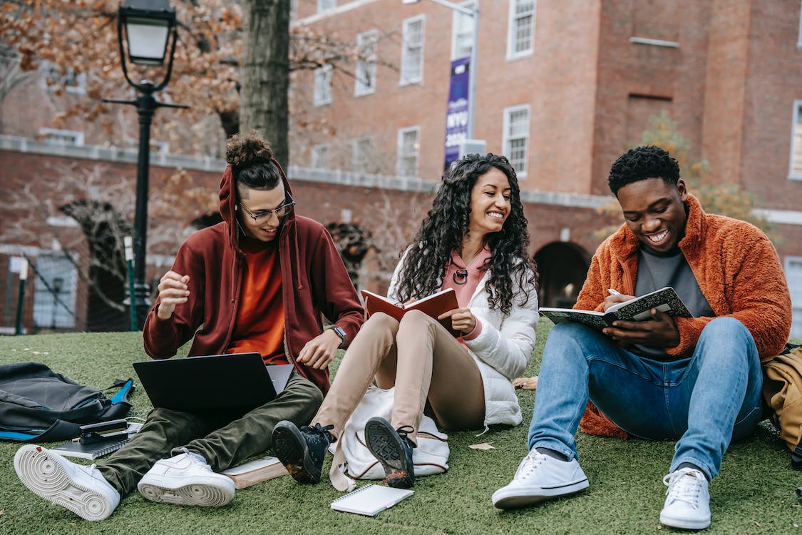 UNDERSTANDING AND AVOIDING ACCIDENTAL PLAGIARISM