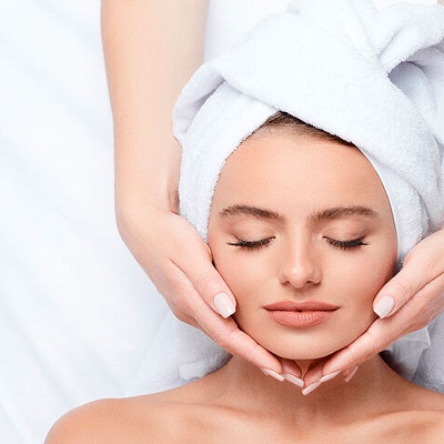 Glamour Unveiled: The Red Carpet Facial Experience
